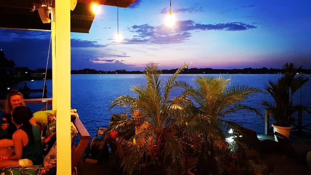 Hostel Mamallena Bocas Del Toro (Adults Only) Bocas del Toro Exterior foto